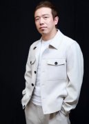 大潘亮相《女儿国